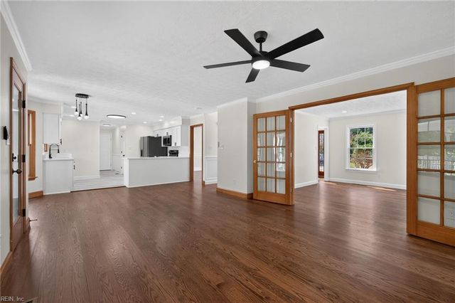 204 Halles RN, Yorktown, VA 23693