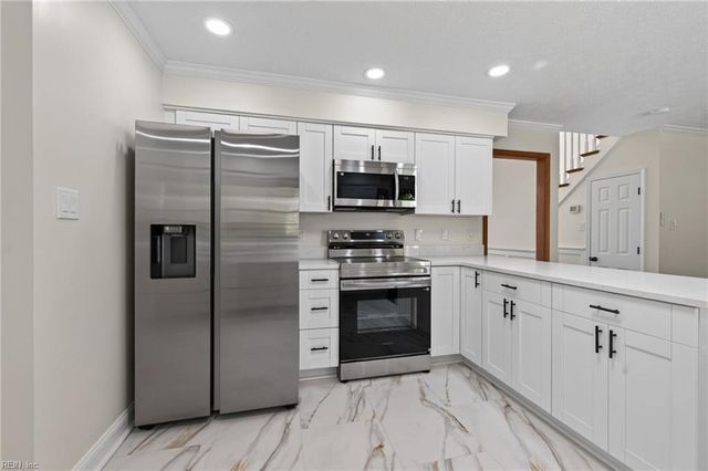 204 Halles RN, Yorktown, VA 23693
