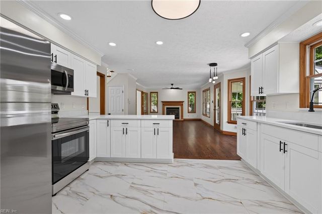 204 Halles RN, Yorktown, VA 23693