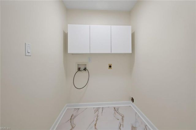 204 Halles RN, Yorktown, VA 23693