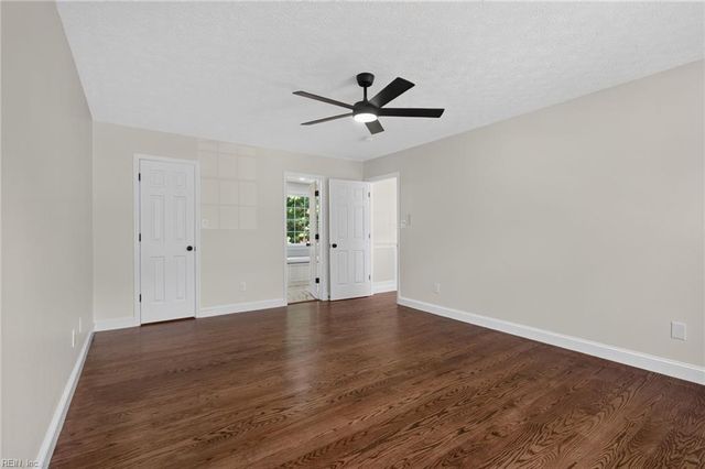 204 Halles RN, Yorktown, VA 23693
