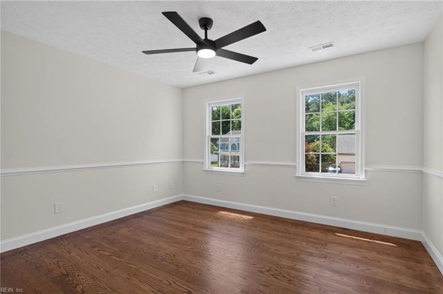 204 Halles RN, Yorktown, VA 23693