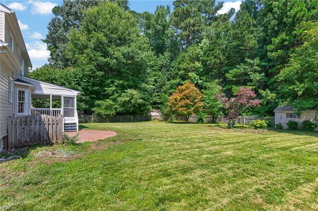 204 Halles RN, Yorktown, VA 23693