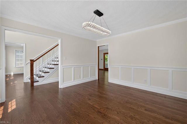 204 Halles RN, Yorktown, VA 23693