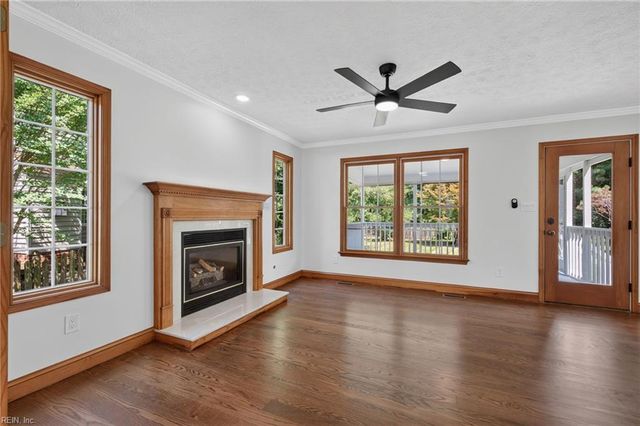 204 Halles RN, Yorktown, VA 23693
