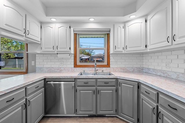 1094 MELROSE STREET, Neenah, WI 54956