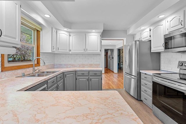 1094 MELROSE STREET, Neenah, WI 54956