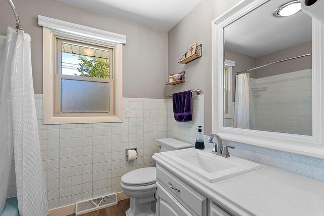 1094 MELROSE STREET, Neenah, WI 54956