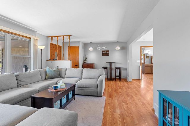 1094 MELROSE STREET, Neenah, WI 54956
