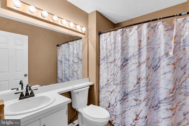 104 SPRUCE CIR N, Barnegat, NJ 08005