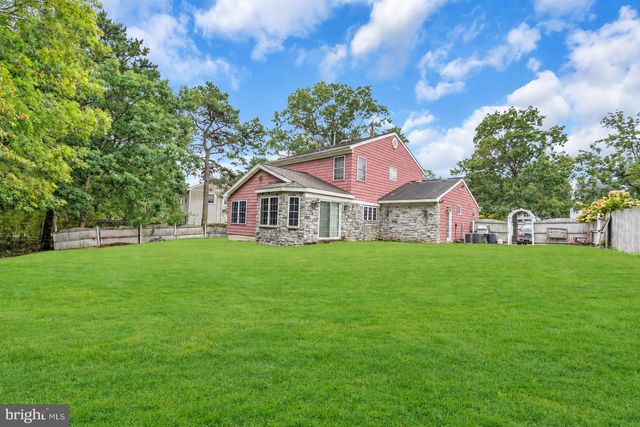 104 SPRUCE CIR N, Barnegat, NJ 08005
