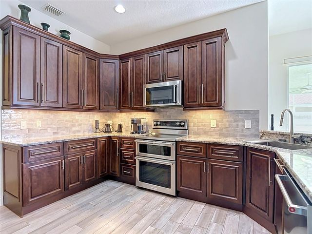24807 BLAZING TRAIL WAY, Land O Lakes, FL 34639