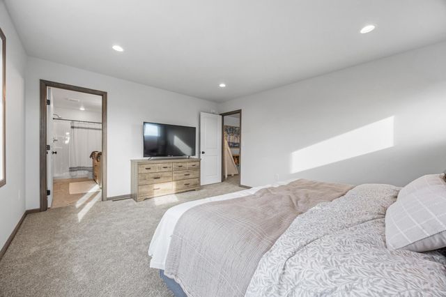 1021 61st Avenue W, West Fargo, ND 58047