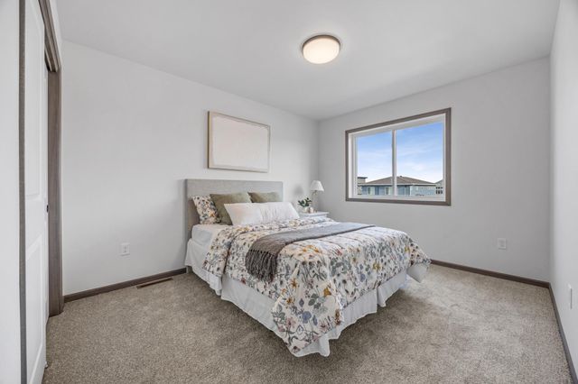 1021 61st Avenue W, West Fargo, ND 58047