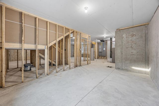 1021 61st Avenue W, West Fargo, ND 58047