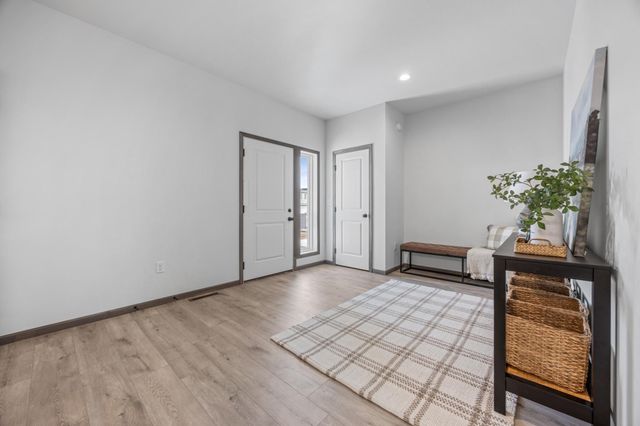 1021 61st Avenue W, West Fargo, ND 58047