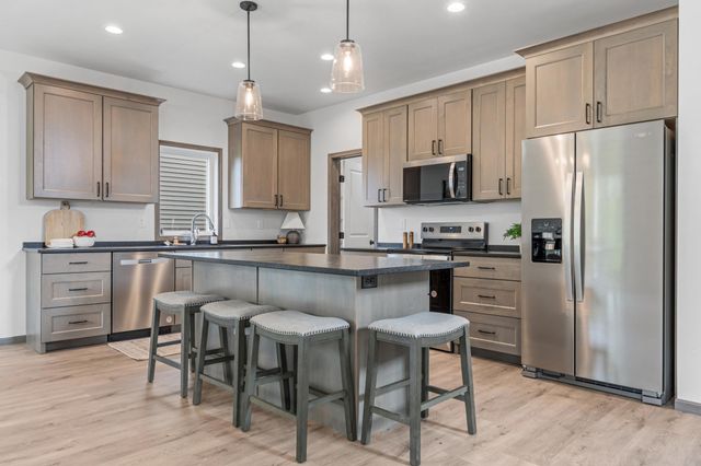 1021 61st Avenue W, West Fargo, ND 58047