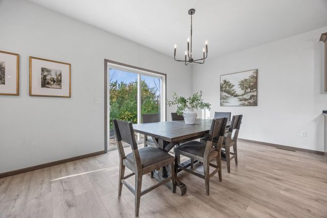 1021 61st Avenue W, West Fargo, ND 58047