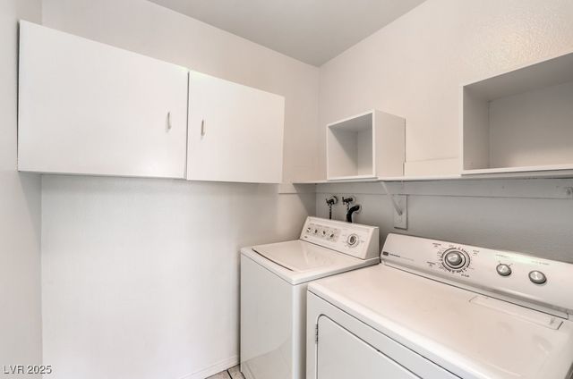 7100 PIRATES COVE Road 1045, Las Vegas, NV 89145