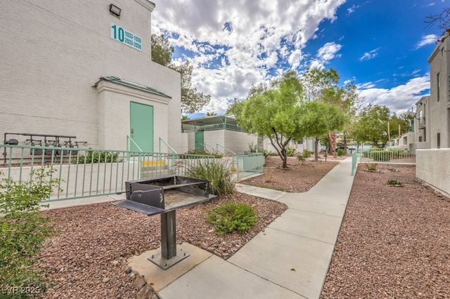 7100 PIRATES COVE Road 1045, Las Vegas, NV 89145