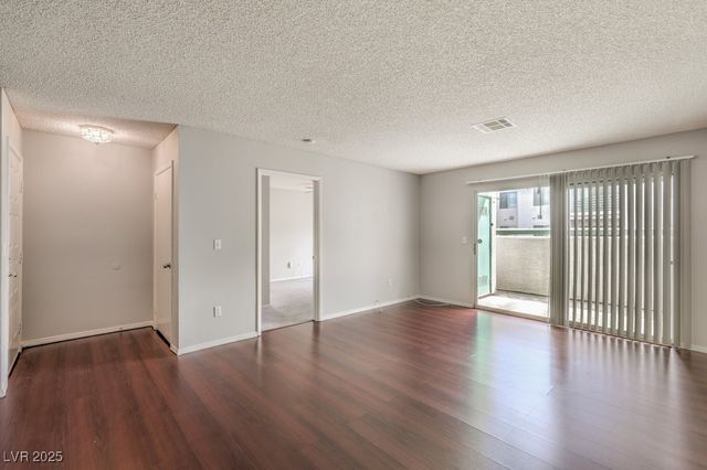 7100 PIRATES COVE Road 1045, Las Vegas, NV 89145