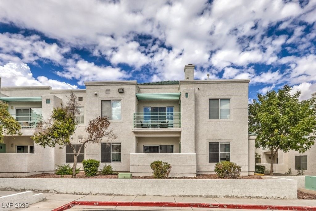 Image 1 of property listing at 7100 PIRATES COVE Road 1045, Las Vegas, NV 89145