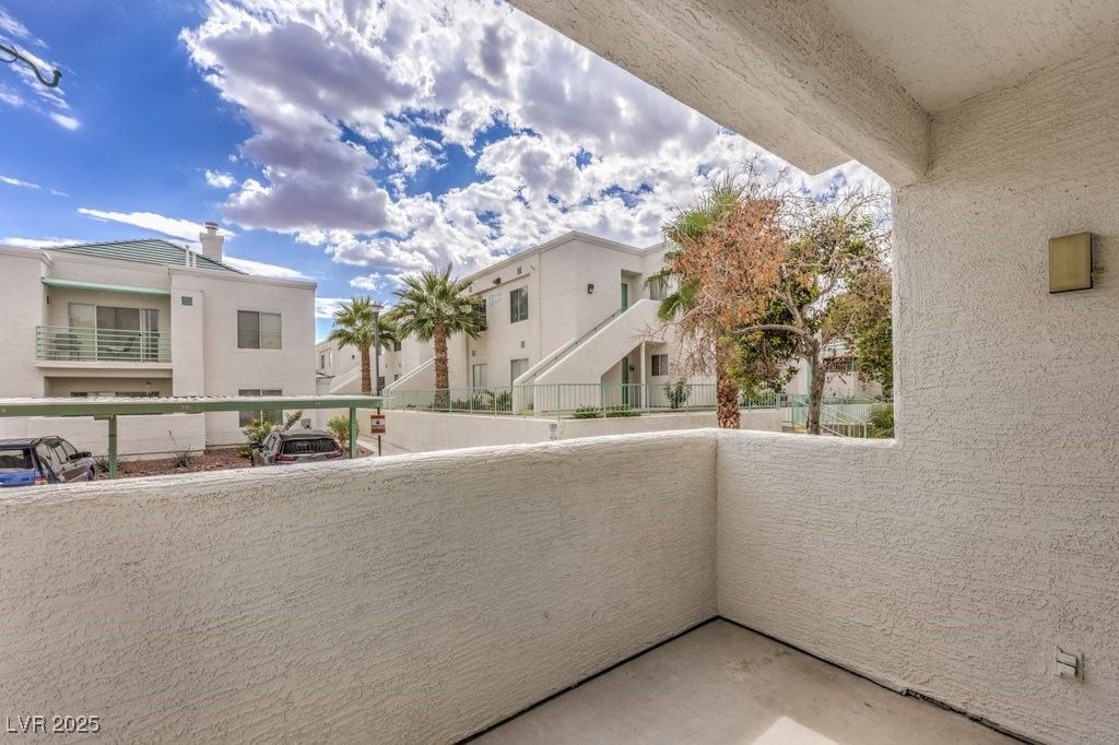 Image 19 of property listing at 7100 PIRATES COVE Road 1045, Las Vegas, NV 89145