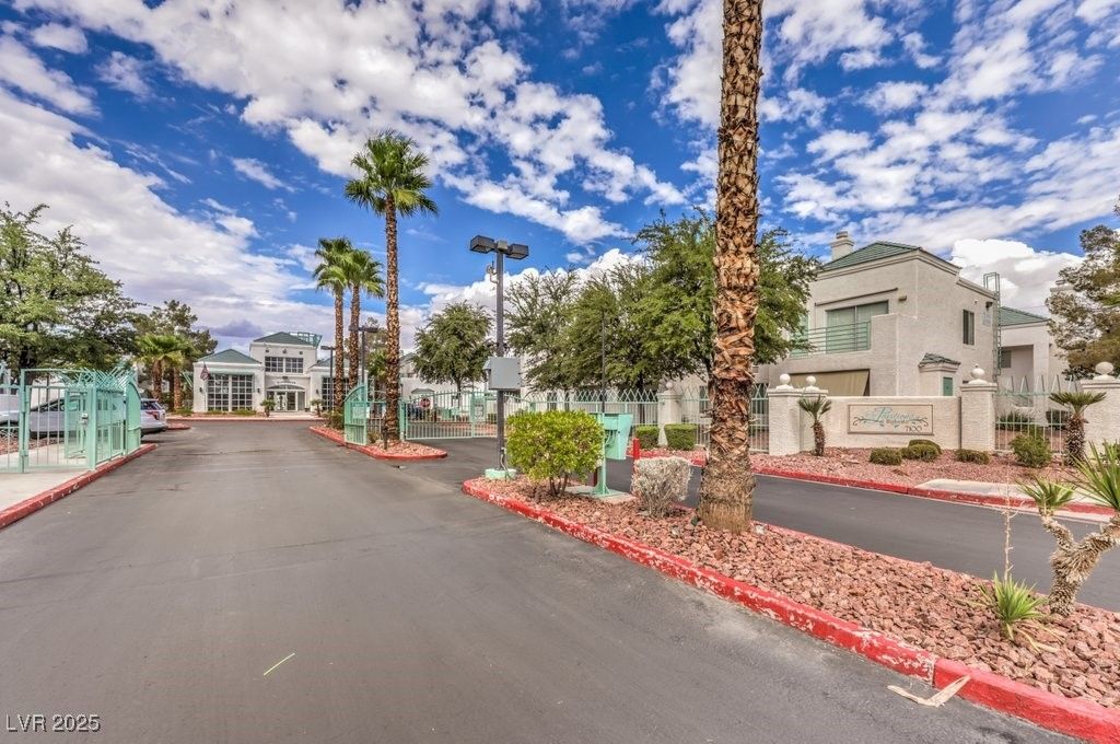 Image 25 of property listing at 7100 PIRATES COVE Road 1045, Las Vegas, NV 89145