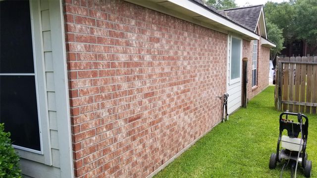 935 Rock Springs Drive, Richmond, TX 77469