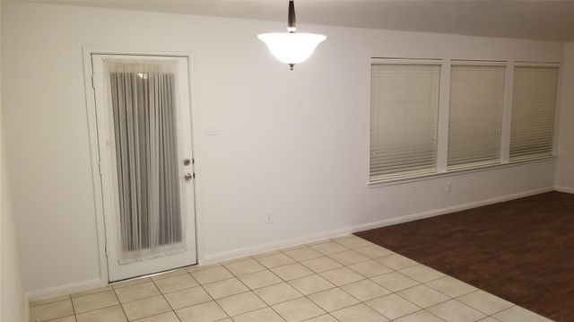 935 Rock Springs Drive, Richmond, TX 77469