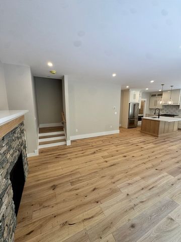 43 Panettieri Drive, Lakeville, MA 02347