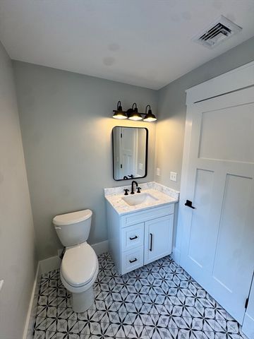 43 Panettieri Drive, Lakeville, MA 02347