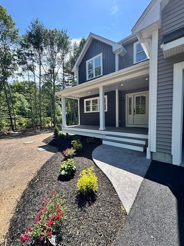 43 Panettieri Drive, Lakeville, MA 02347
