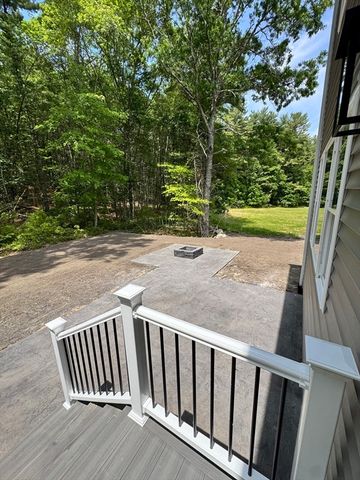 43 Panettieri Drive, Lakeville, MA 02347