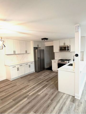 8925 Pheasant Lake Drive, Tinley Park, IL 60487