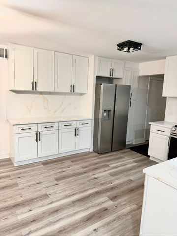 8925 Pheasant Lake Drive, Tinley Park, IL 60487