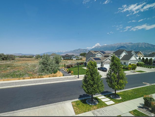 154 E ZINFANDEL LN, Vineyard, UT 84059