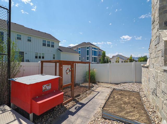 154 E ZINFANDEL LN, Vineyard, UT 84059