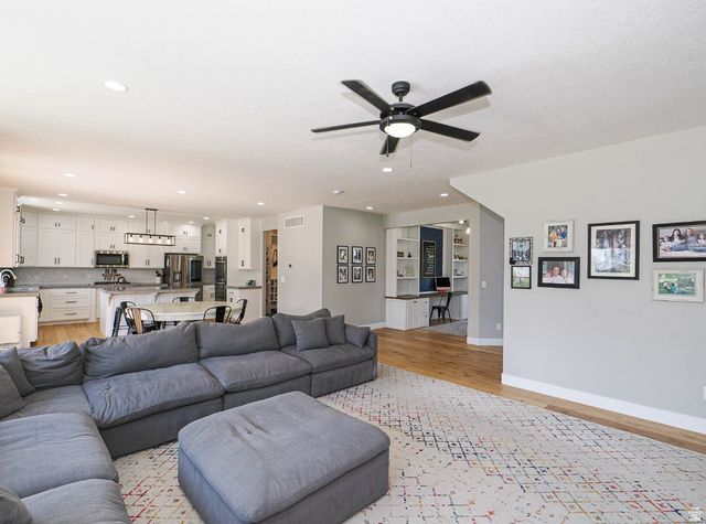 154 E ZINFANDEL LN, Vineyard, UT 84059