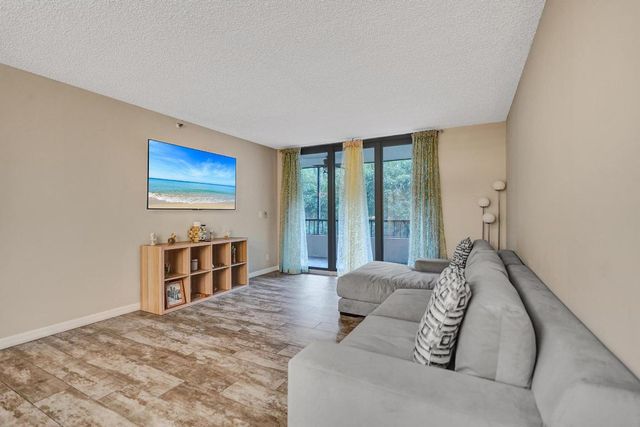 2070 Homewood 214, Delray Beach, FL 33445