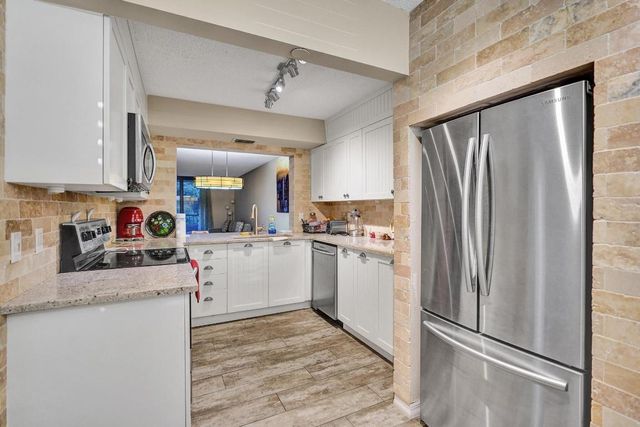 2070 Homewood 214, Delray Beach, FL 33445