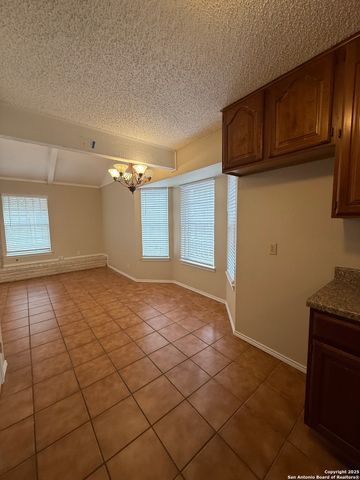 5706 Gomer Pyle Dr, San Antonio, TX 78240