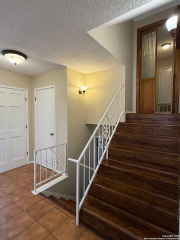 5706 Gomer Pyle Dr, San Antonio, TX 78240