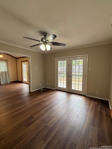 5706 Gomer Pyle Dr, San Antonio, TX 78240