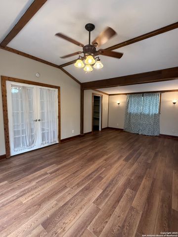 5706 Gomer Pyle Dr, San Antonio, TX 78240