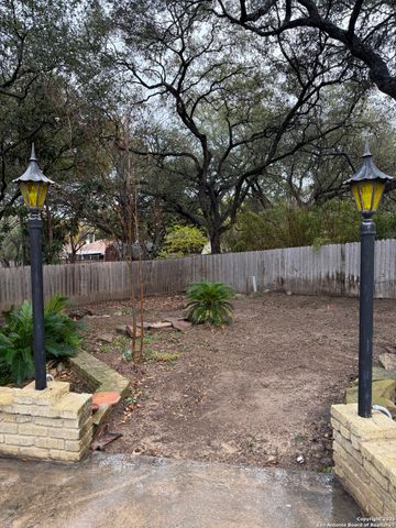 5706 Gomer Pyle Dr, San Antonio, TX 78240