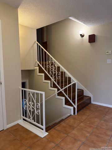 5706 Gomer Pyle Dr, San Antonio, TX 78240