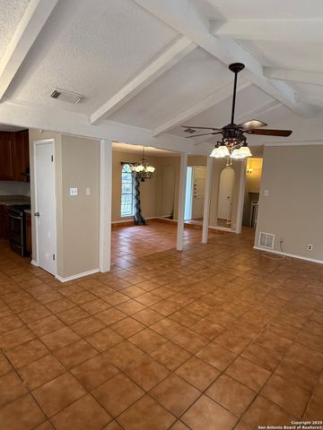 5706 Gomer Pyle Dr, San Antonio, TX 78240