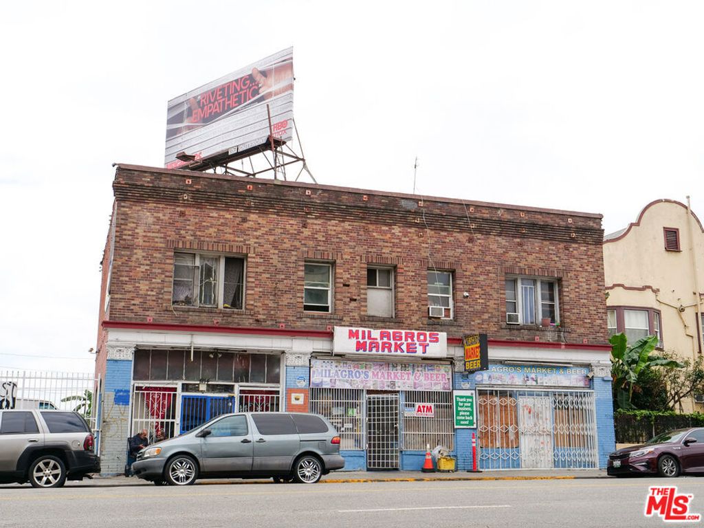 Image 14 of property listing at 1214 W 8th Street, Los Angeles, CA 90017