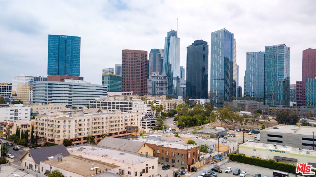 Image 20 of property listing at 1214 W 8th Street, Los Angeles, CA 90017